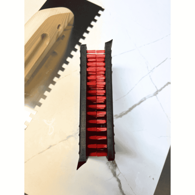 SOLID – Brosse de nettoyage pour peignes à colle